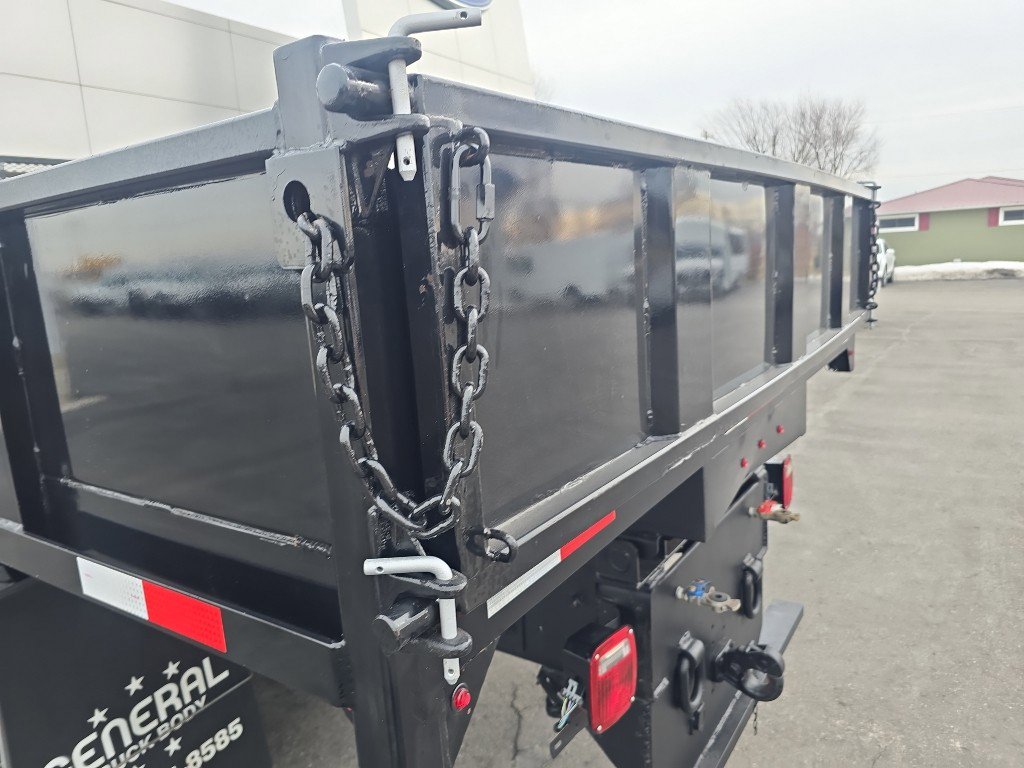 Used 2022 Ford F750 2WD Regular Cab Super Duty image 9