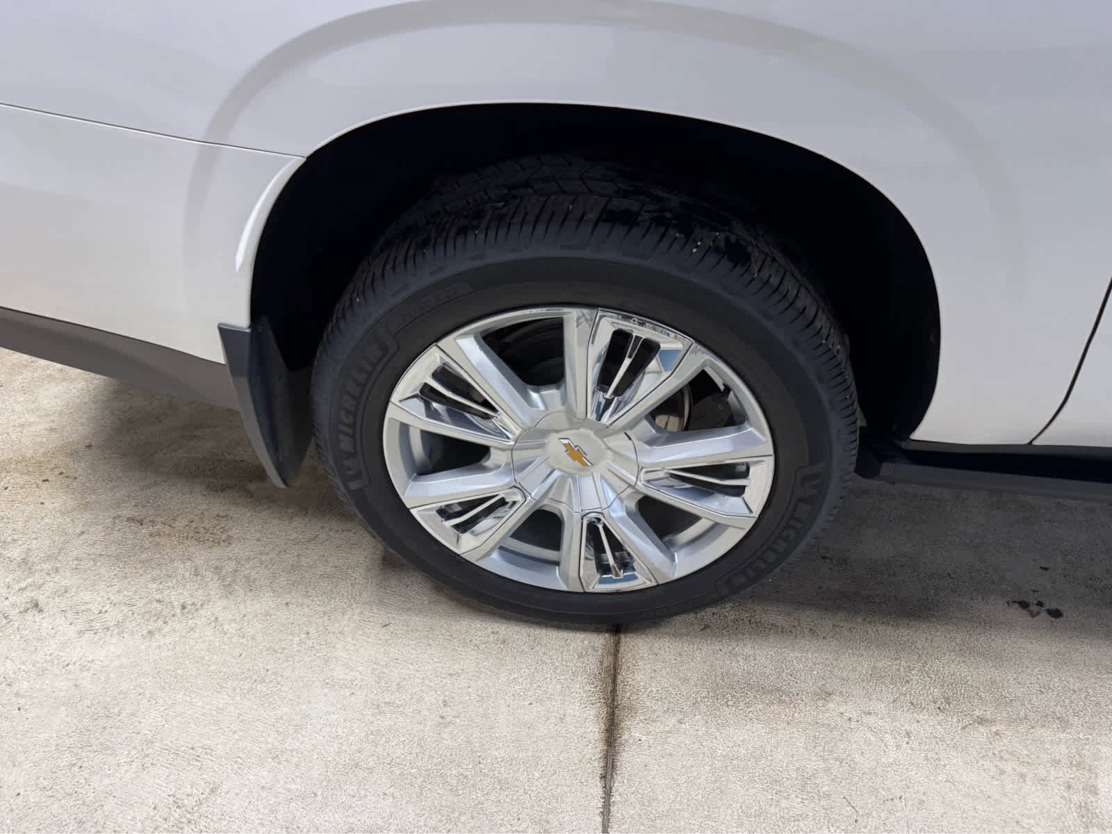 Certified 2023 Chevrolet Suburban High Country image 8