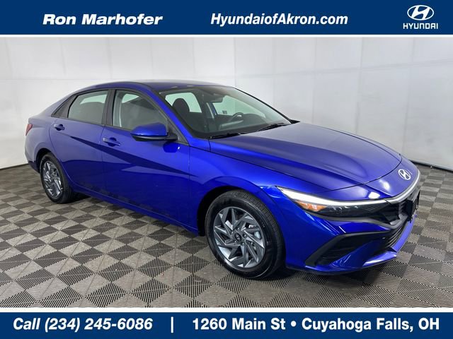 Used 2025 Hyundai Elantra Blue image 1