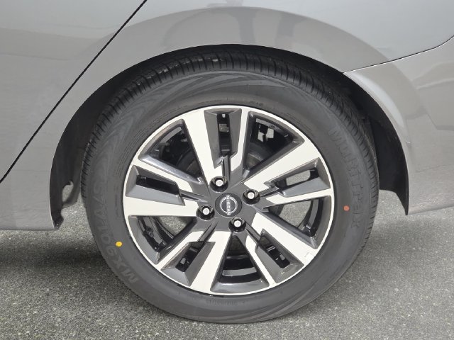Used 2025 Nissan Versa SV FWD image 31