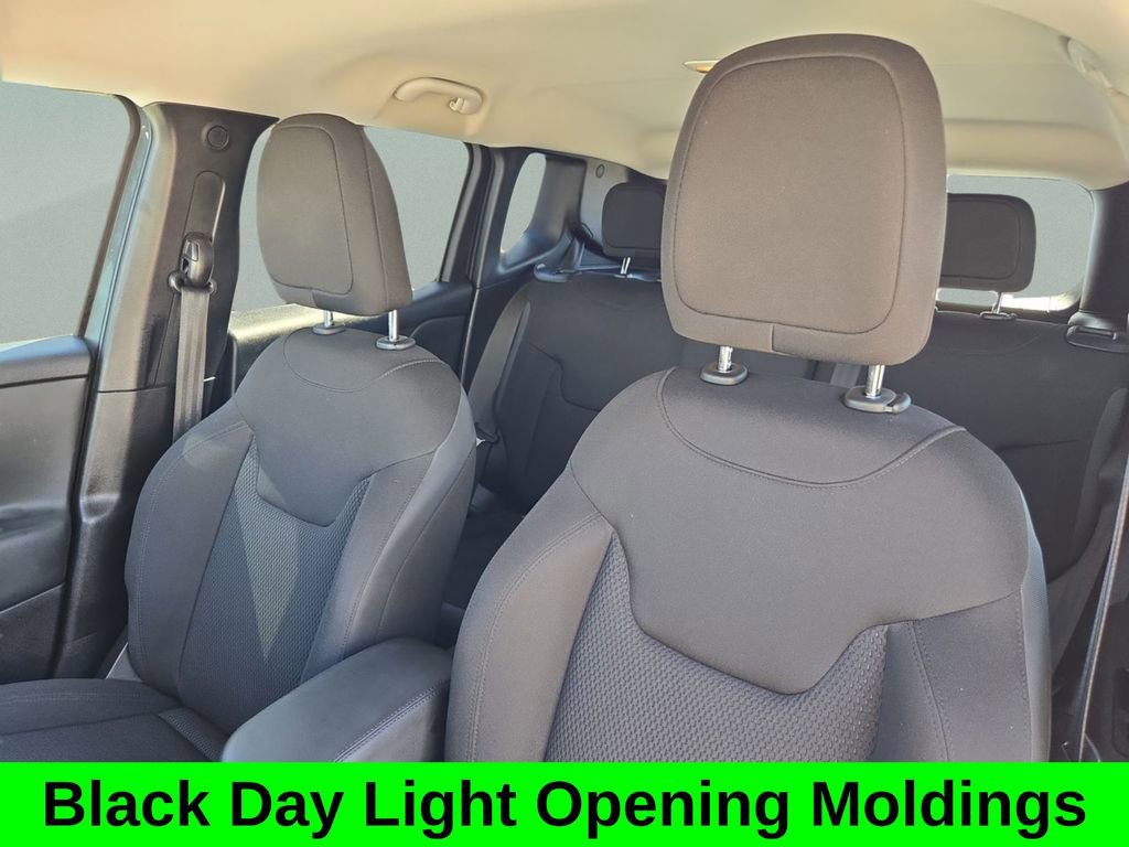 Used 2018 Jeep Renegade Altitude w/ UConnect 8.4 Nav Group image 14