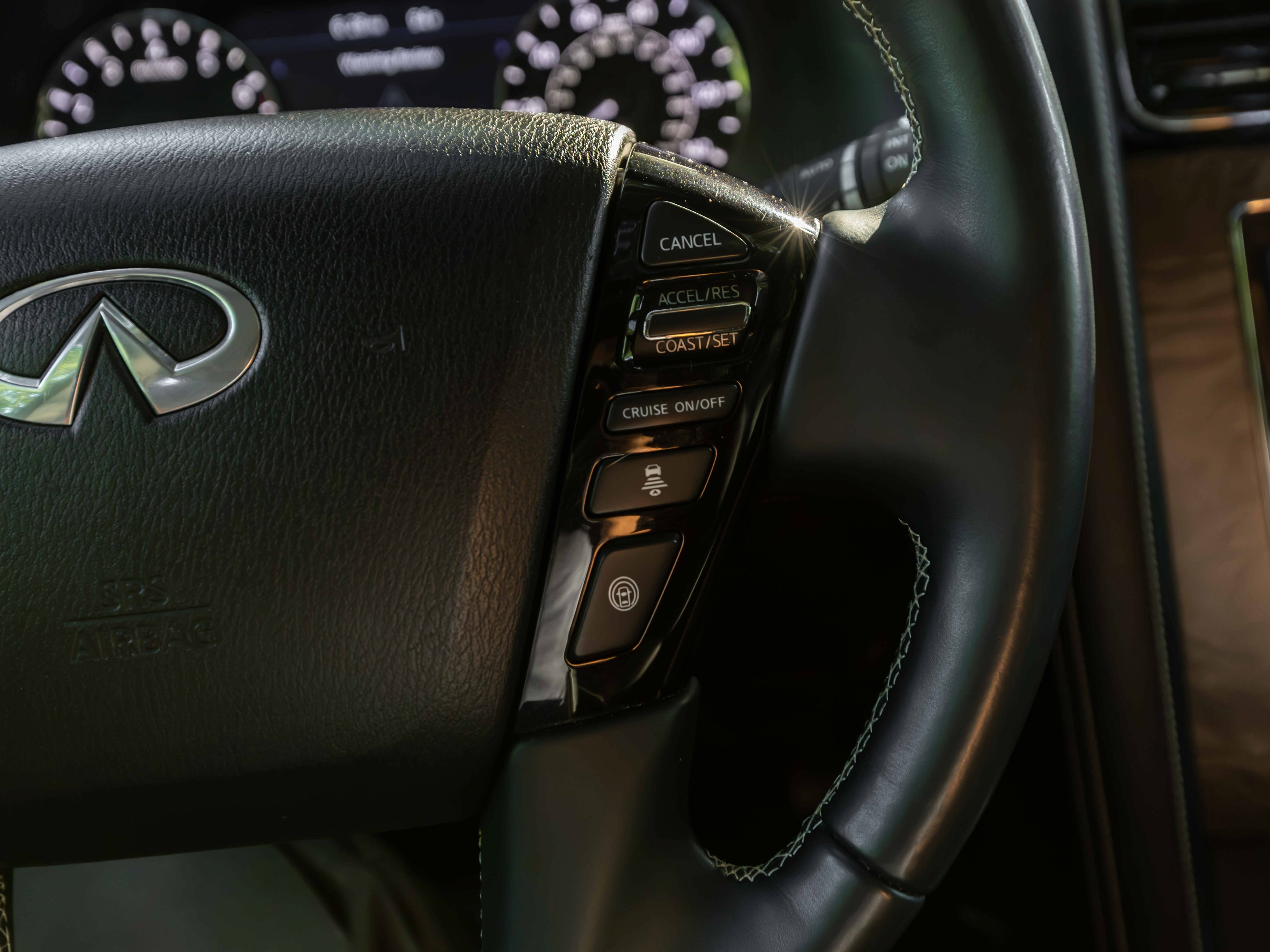 Used 2021 INFINITI QX80 Premium Select w/ All-Season Package RWD image 8