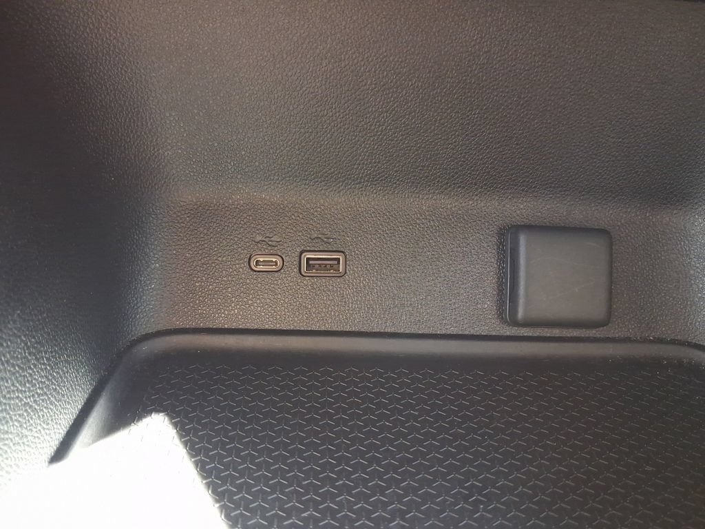 Used 2024 Chevrolet Traverse LS FWD image 26