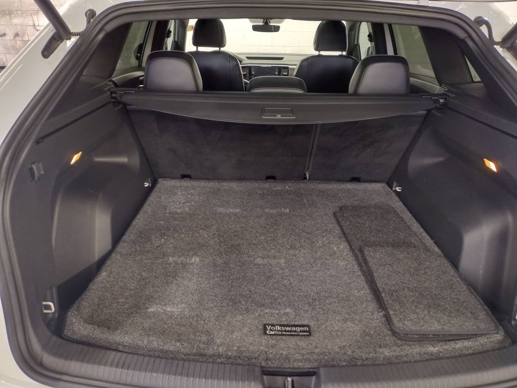 Certified 2022 Volkswagen Atlas Cross Sport SE w/ Panoramic Sunroof Package image 16