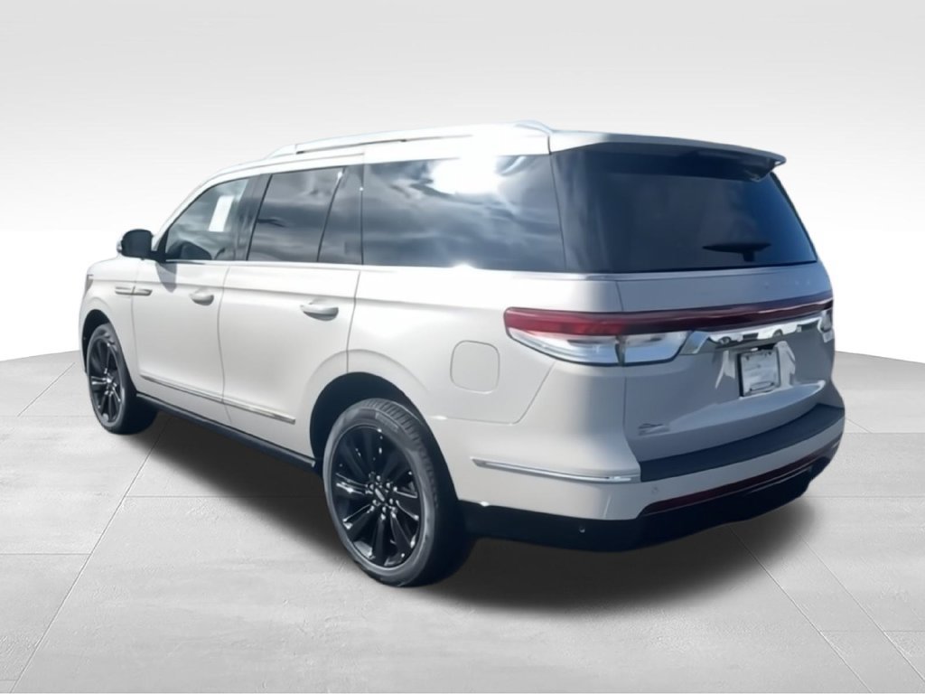 Used 2024 Lincoln Navigator Reserve AWD/4WD image 6