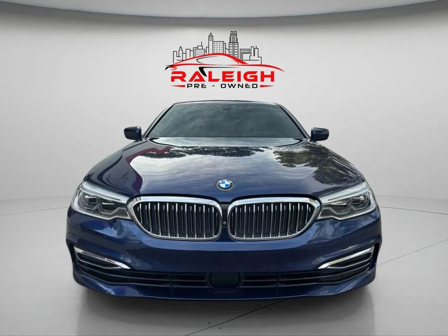 Used 2019 BMW 540i w/ Premium Package image 3