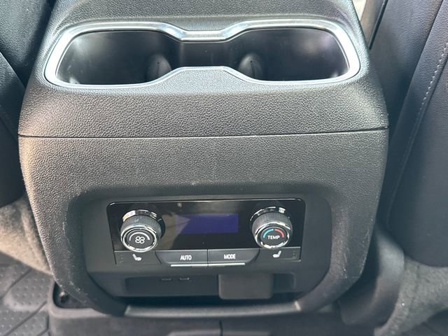 Used 2024 Chevrolet Traverse RS AWD/4WD image 23