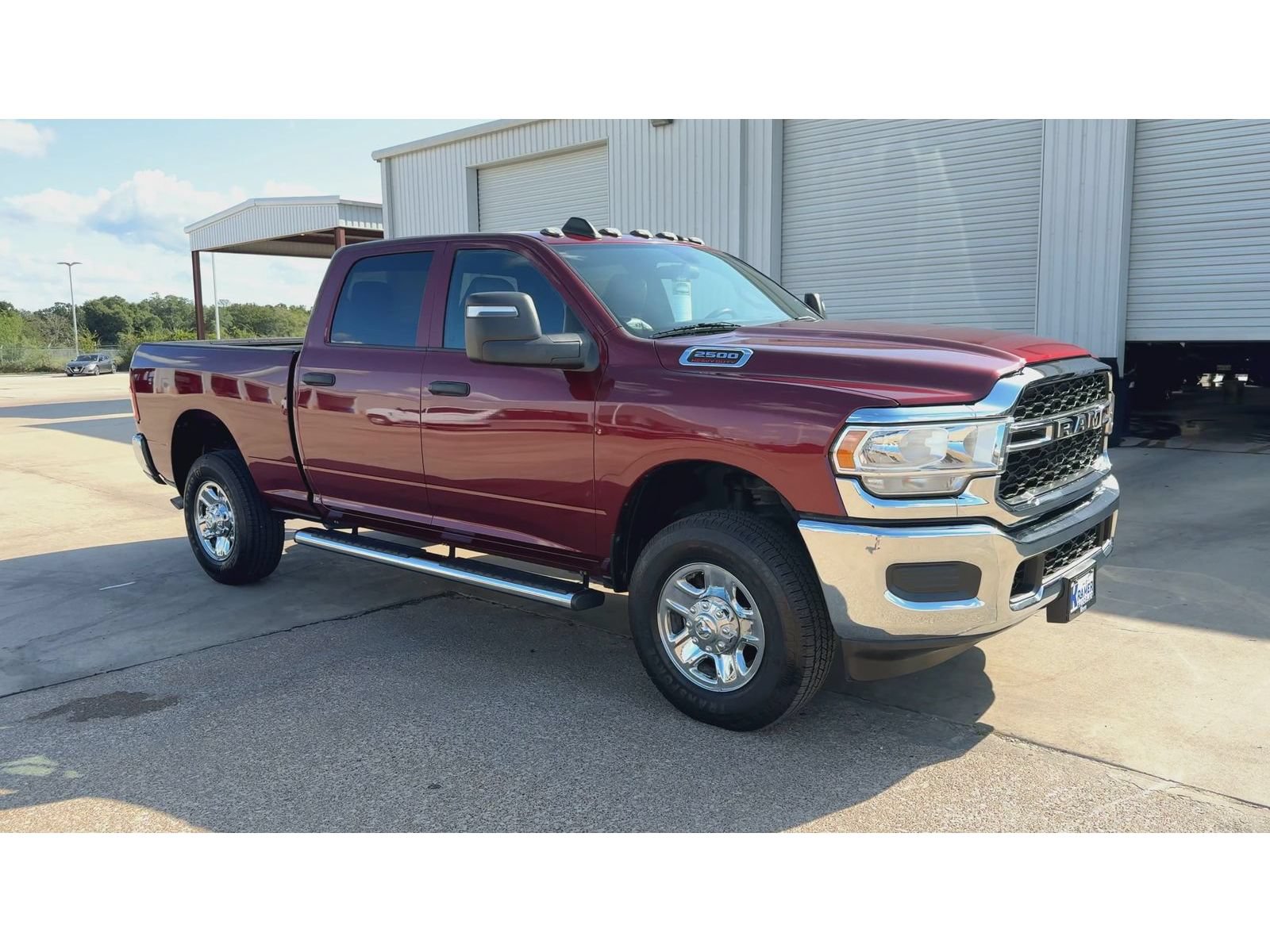 Used 2024 RAM 2500 Tradesman w/ Chrome Appearance Group AWD/4WD image 2