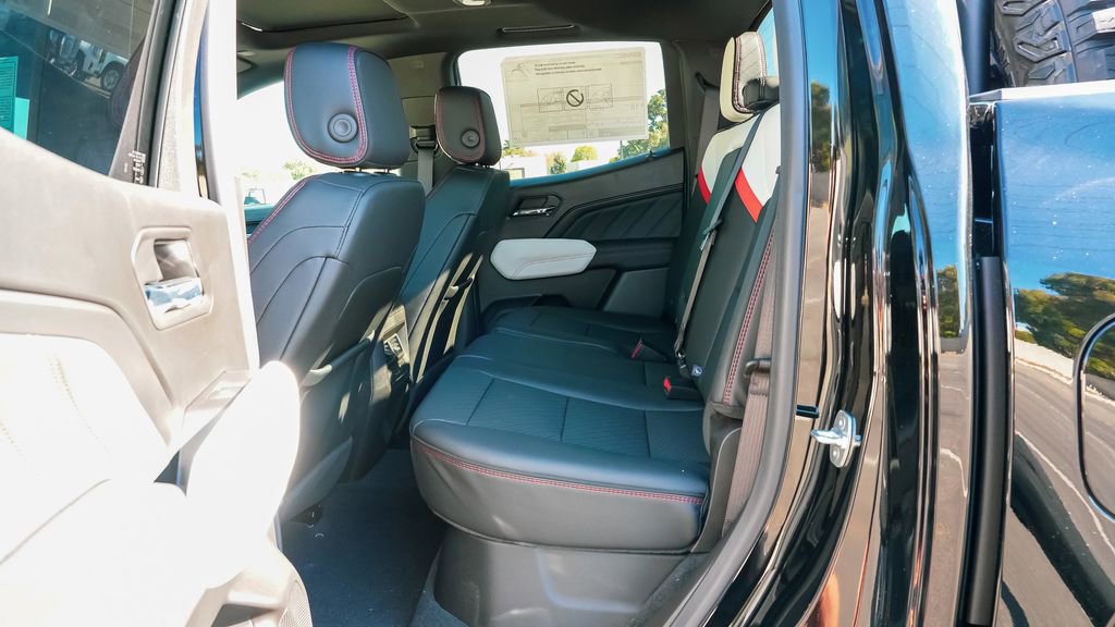 Used 2024 GMC Canyon AT4X w/ AT4X AEV Edition image 18