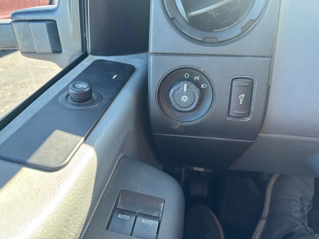 Used 2016 Ford F550 4x4 Regular Cab Super Duty image 30