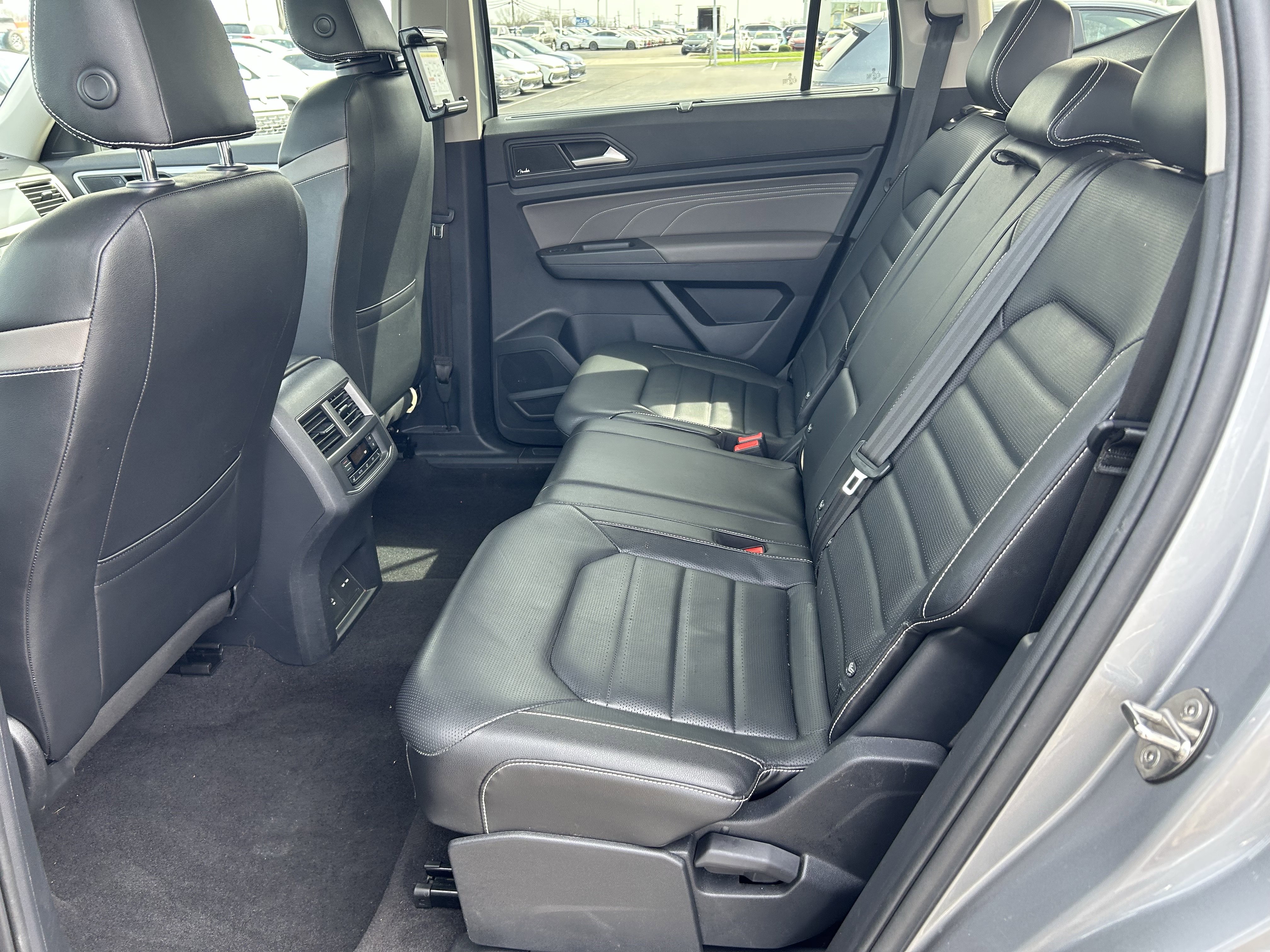 Certified 2022 Volkswagen Atlas SEL Premium image 24