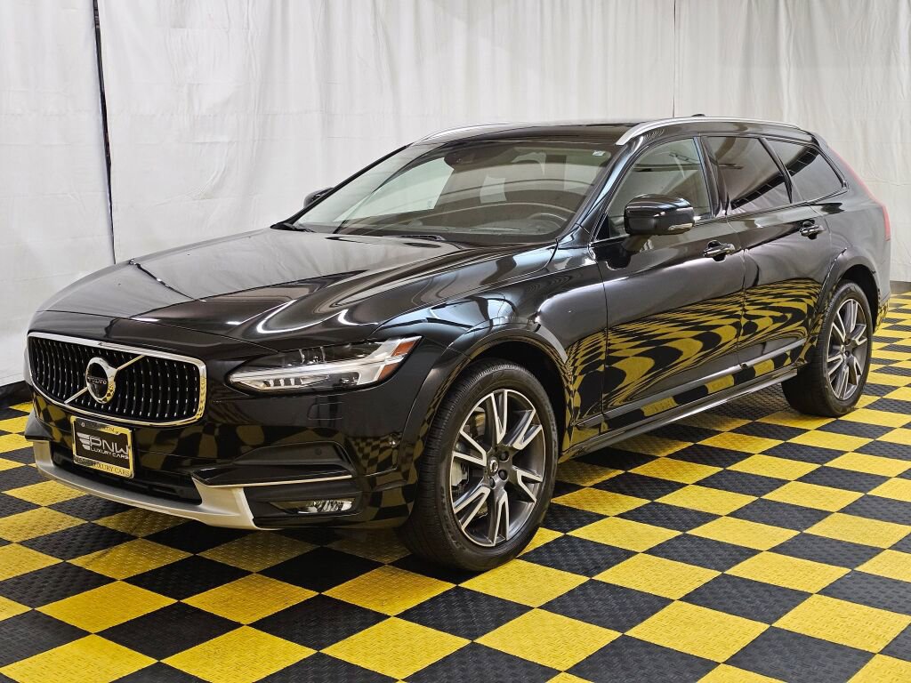 Used 2017 Volvo V90 T6 Cross Country image 7