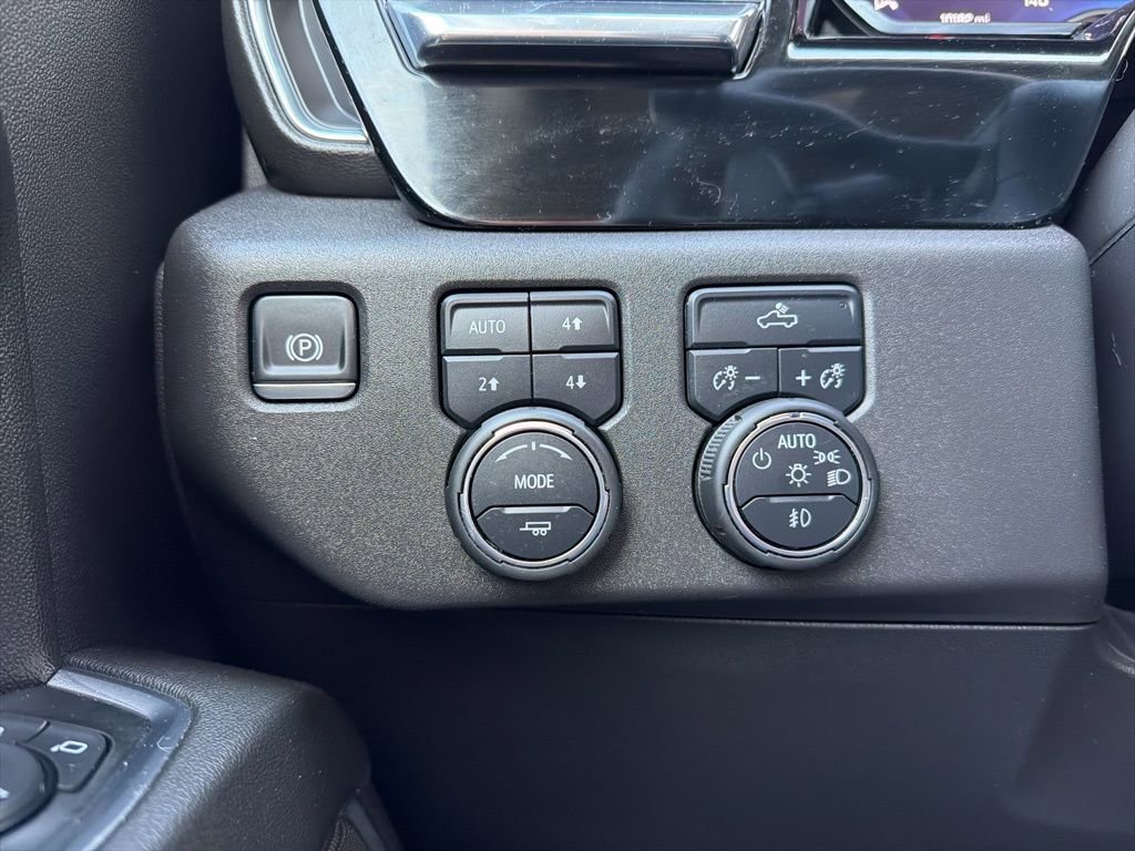 Used 2024 Chevrolet Silverado 1500 LT Trail Boss w/ Protection Package image 21