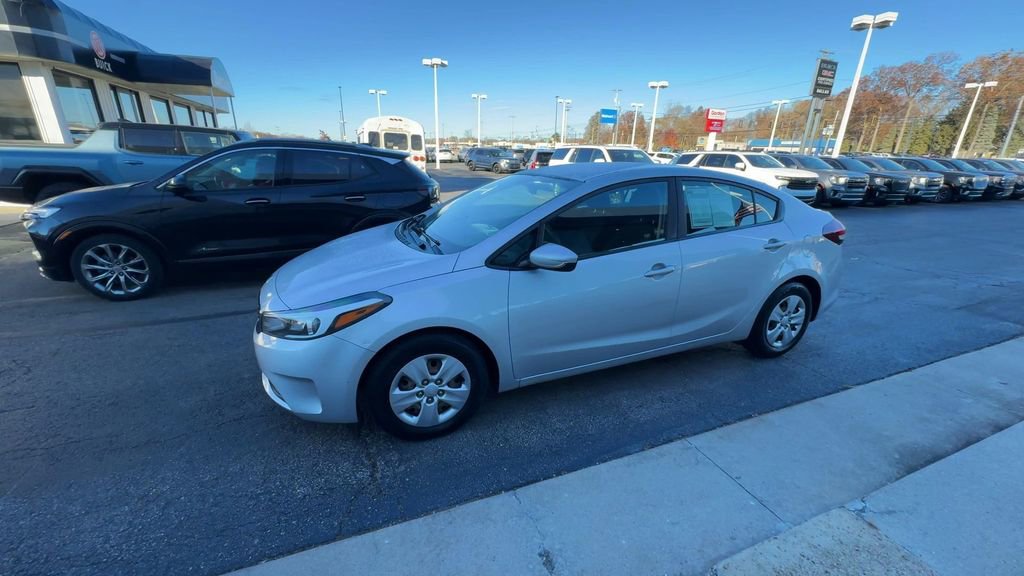 Used 2017 Kia Forte LX image 4