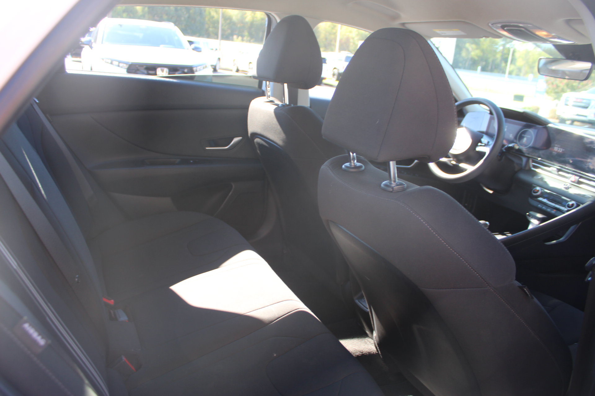 Used 2024 Hyundai Elantra SEL FWD image 26