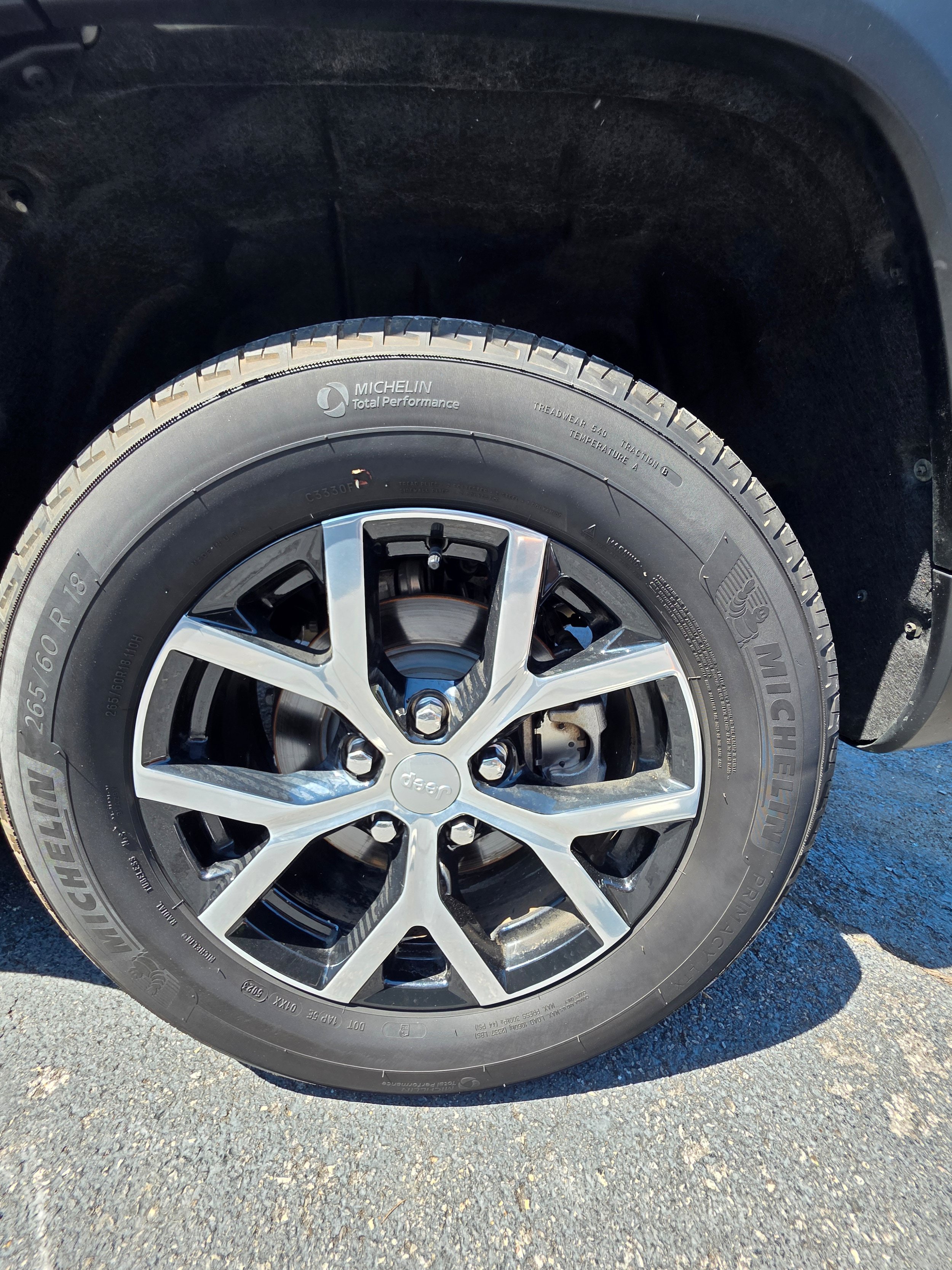 Used 2024 Jeep Grand Cherokee Limited RWD image 23