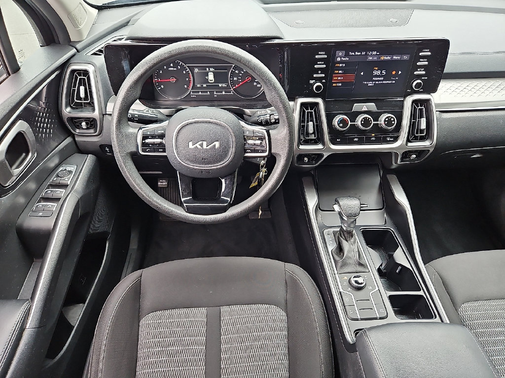 Used 2022 Kia Sorento LX AWD/4WD image 11