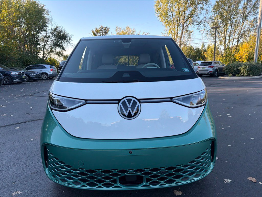 Used 2025 Volkswagen ID. Buzz 1st Edition AWD/4WD image 2