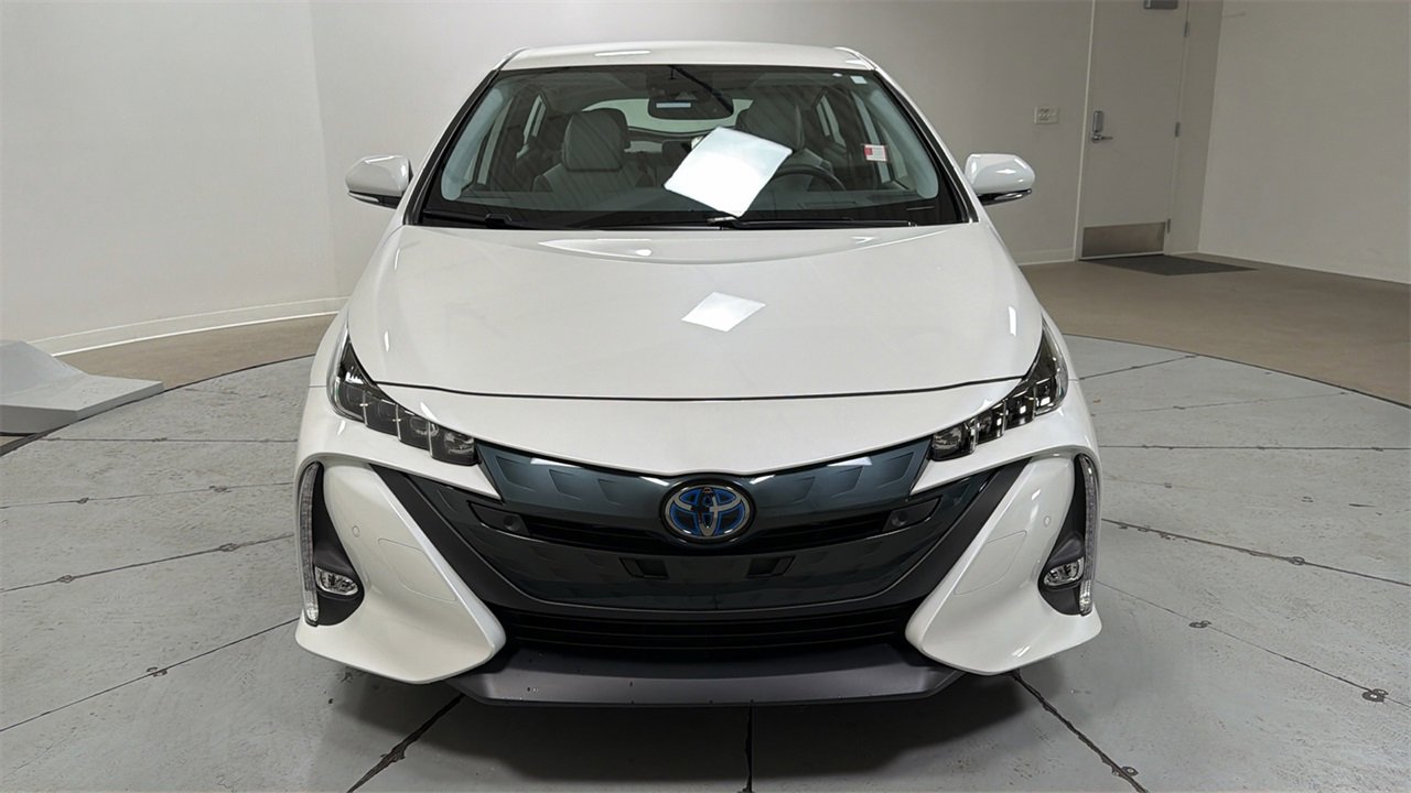Used 2020 Toyota Prius Prime Limited image 2