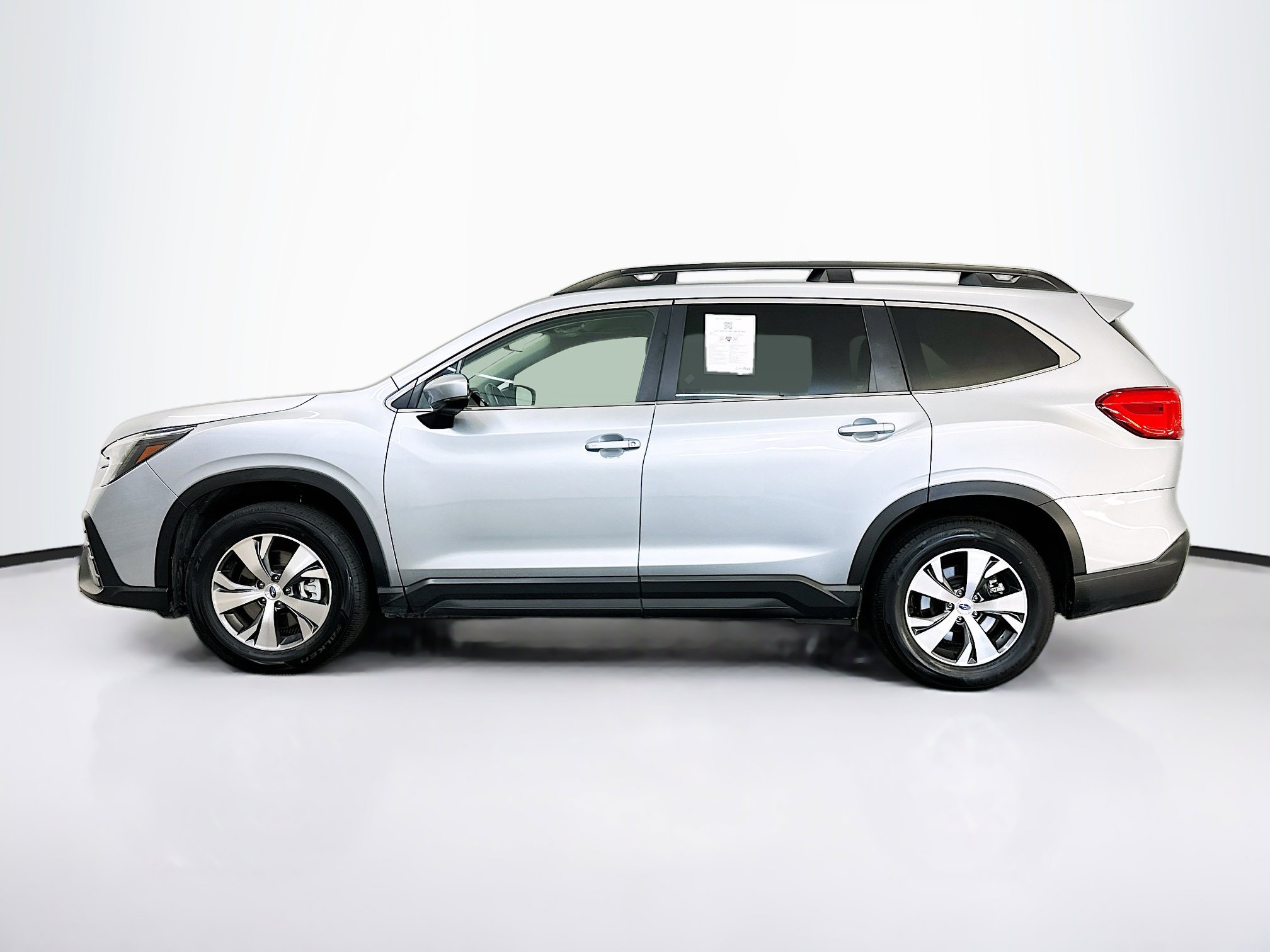 Used 2025 Subaru Ascent Premium image 4