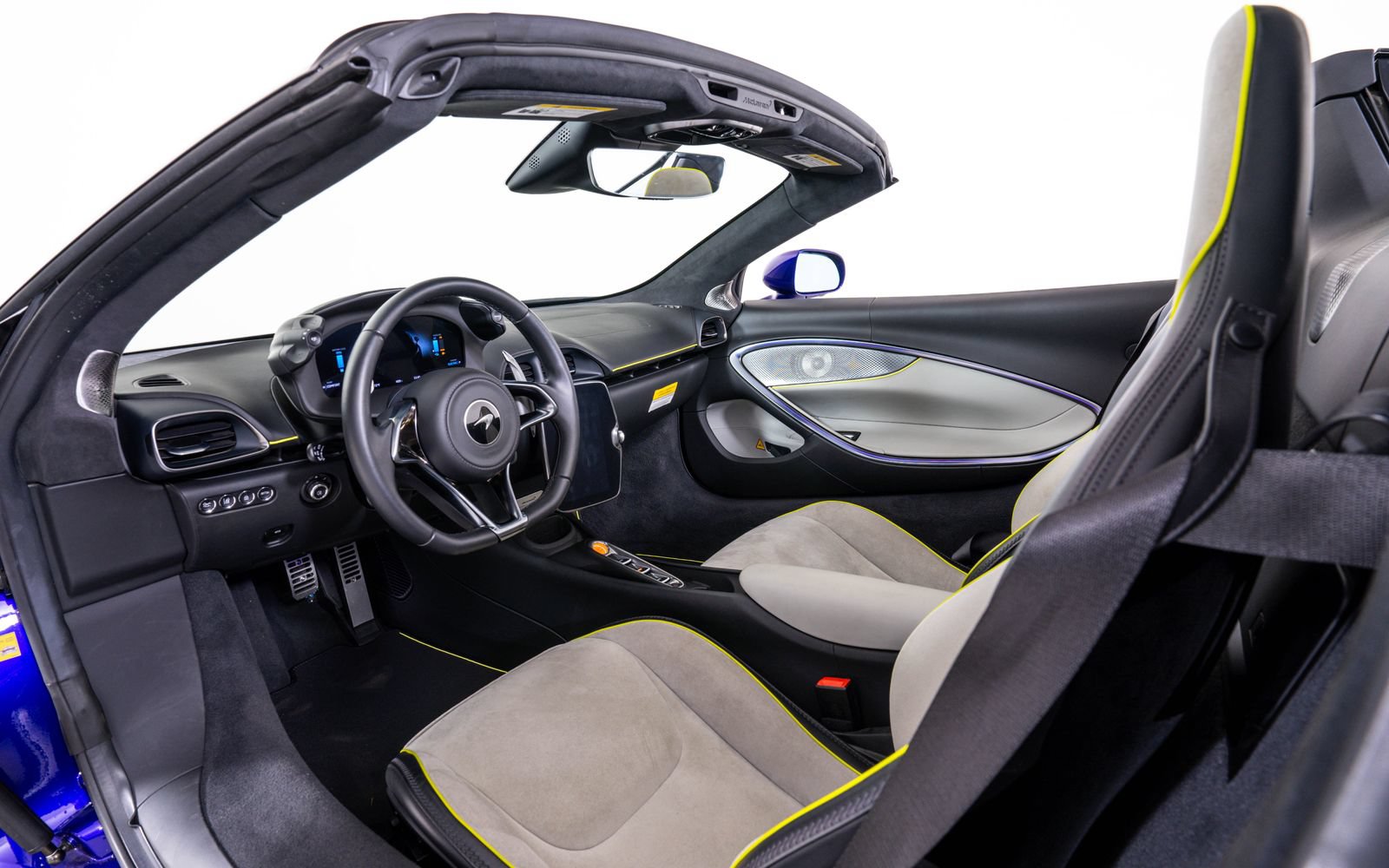 New 2025 McLaren Artura Spider RWD image 21