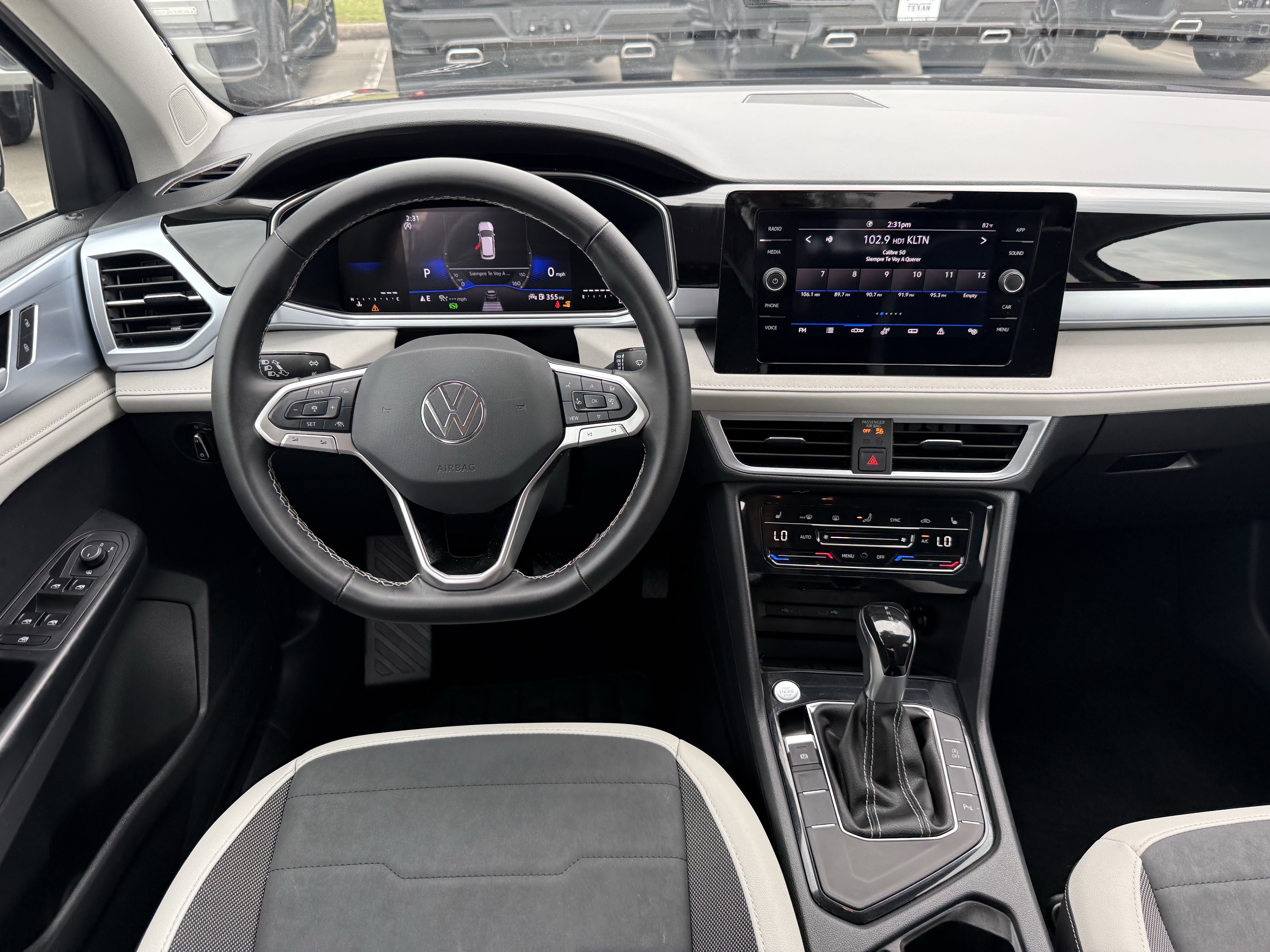 Used 2025 Volkswagen Taos SE image 13