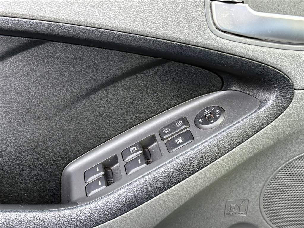 Used 2017 Kia Forte LX image 11