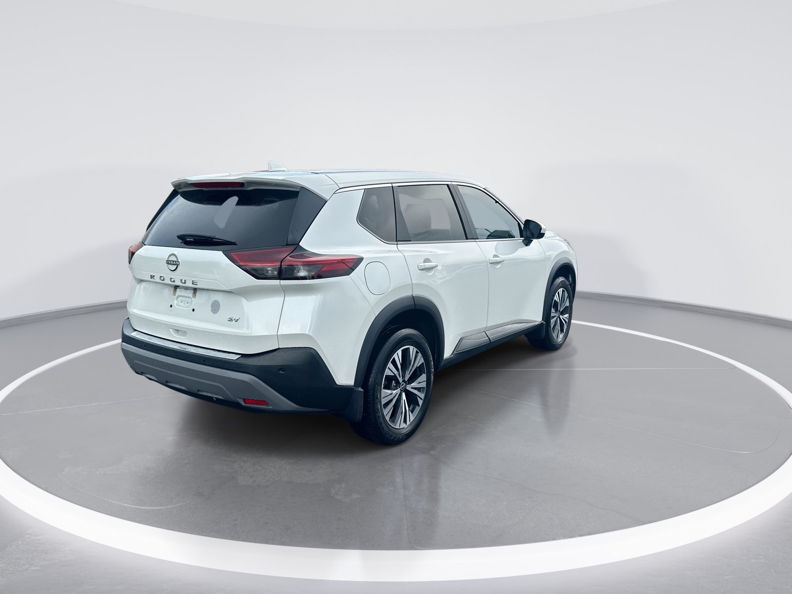 Used 2023 Nissan Rogue SV FWD image 9