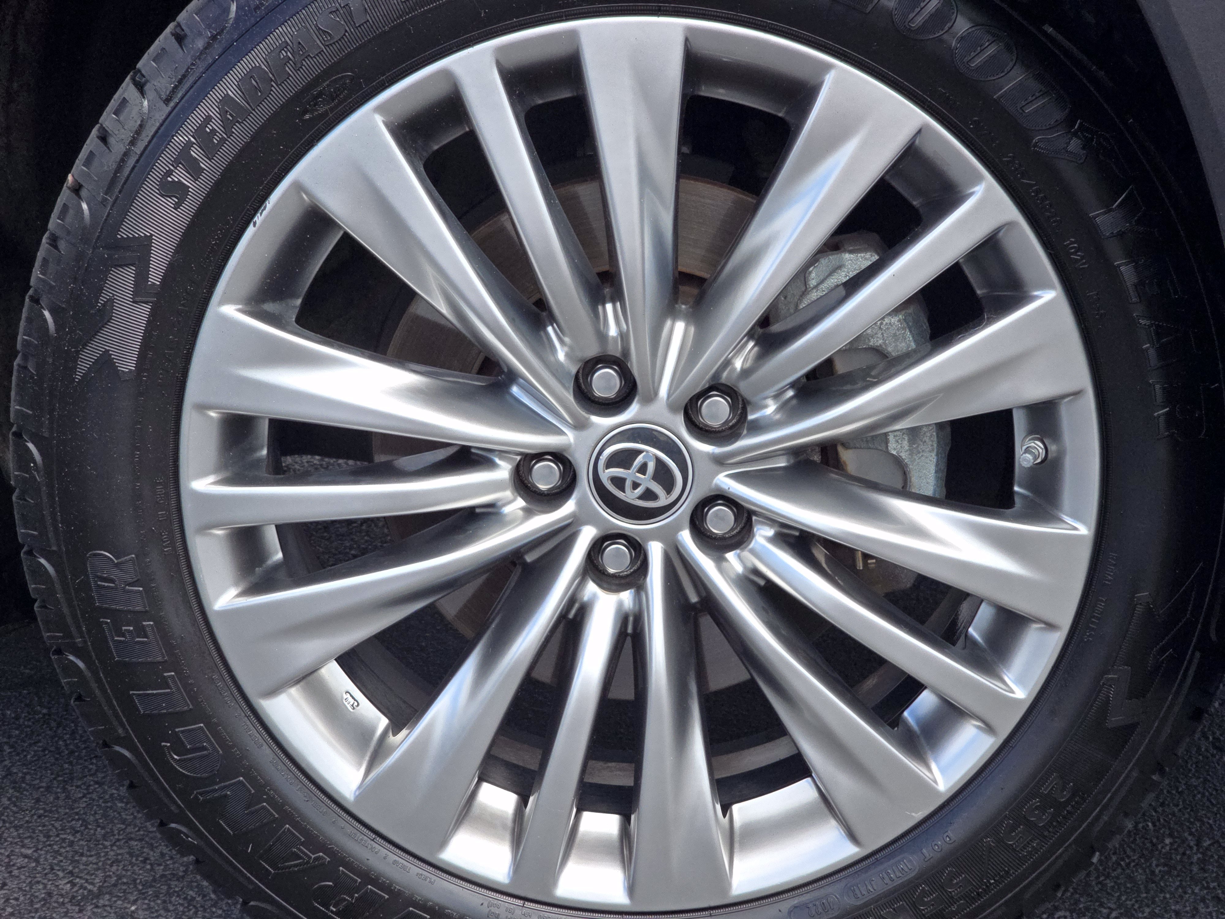 Used 2024 Toyota Highlander Platinum AWD/4WD image 15
