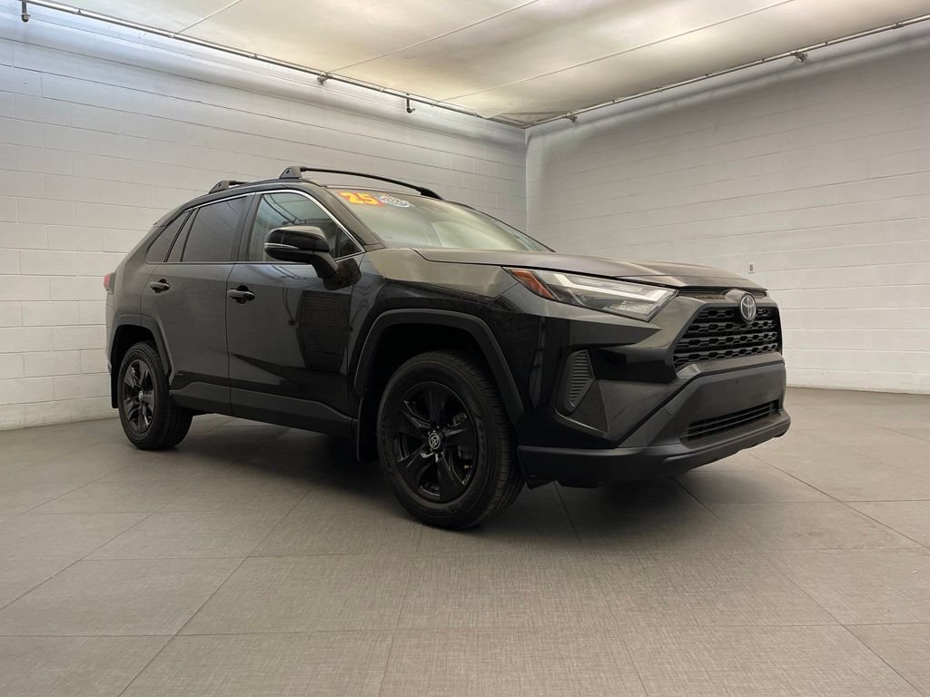 Used 2025 Toyota RAV4 XLE AWD/4WD image 5