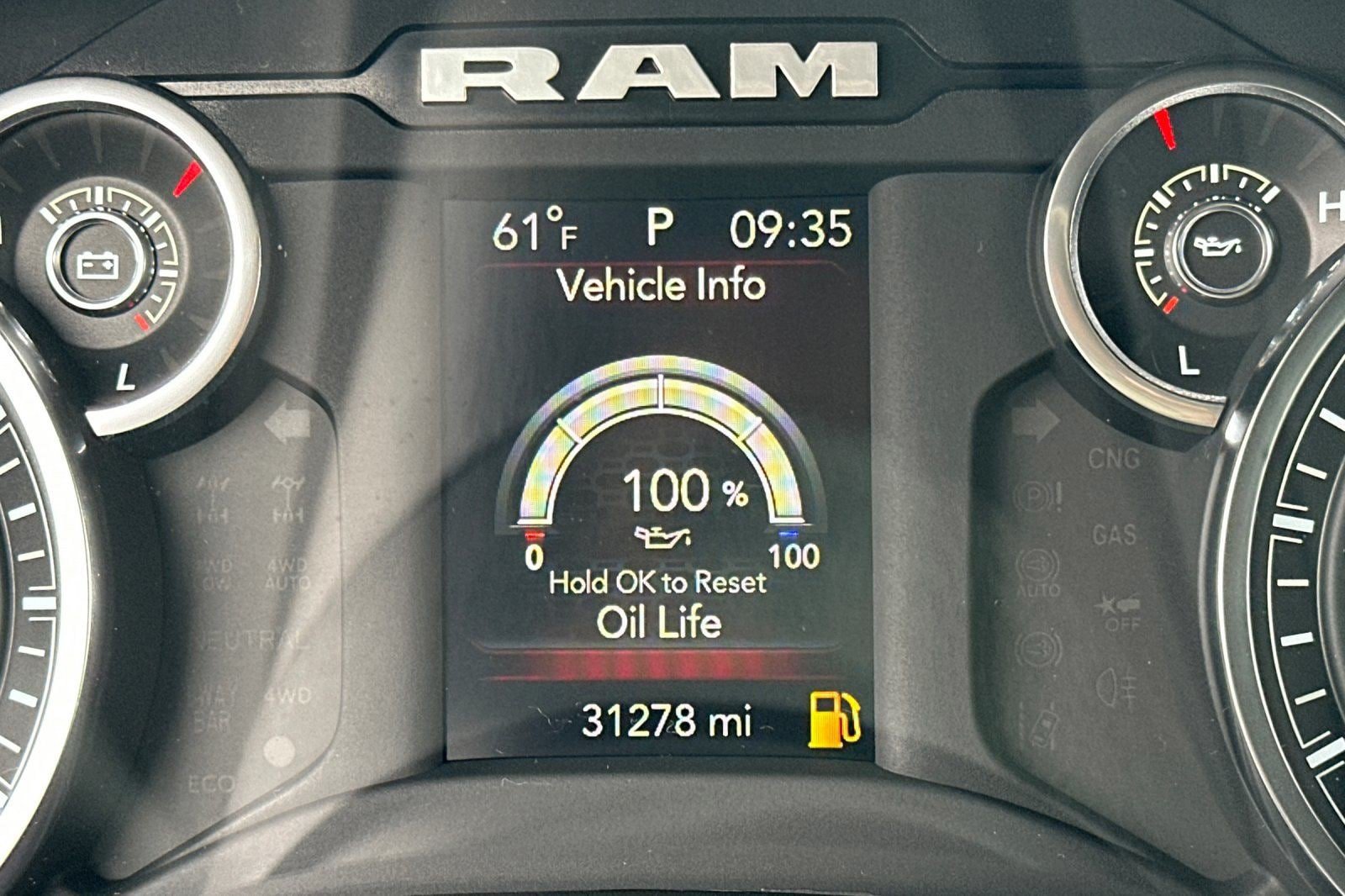 Used 2023 RAM 1500 Big Horn AWD/4WD image 30