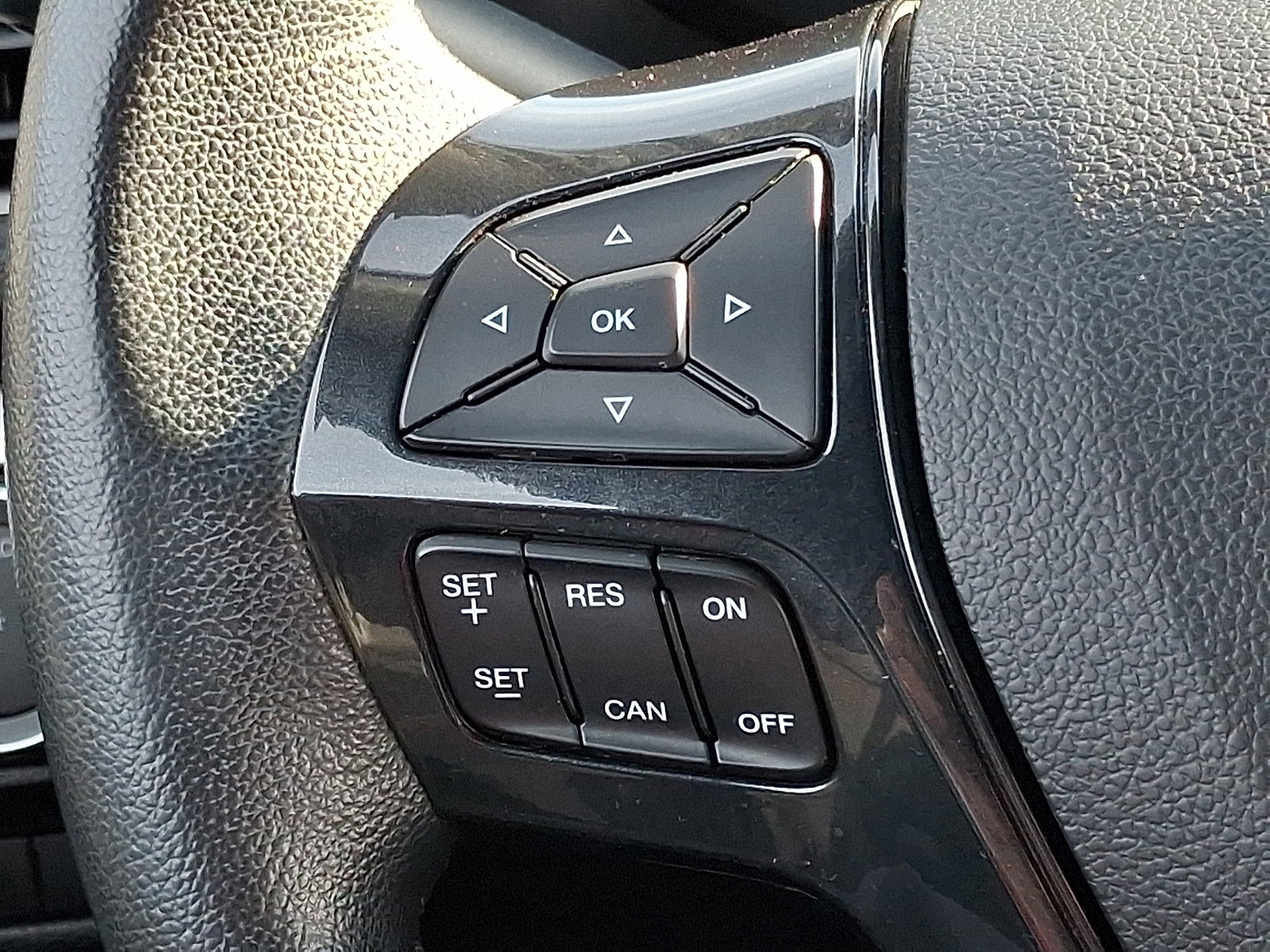 Used 2018 Ford Explorer XLT w/ Equipment Group 202A image 21