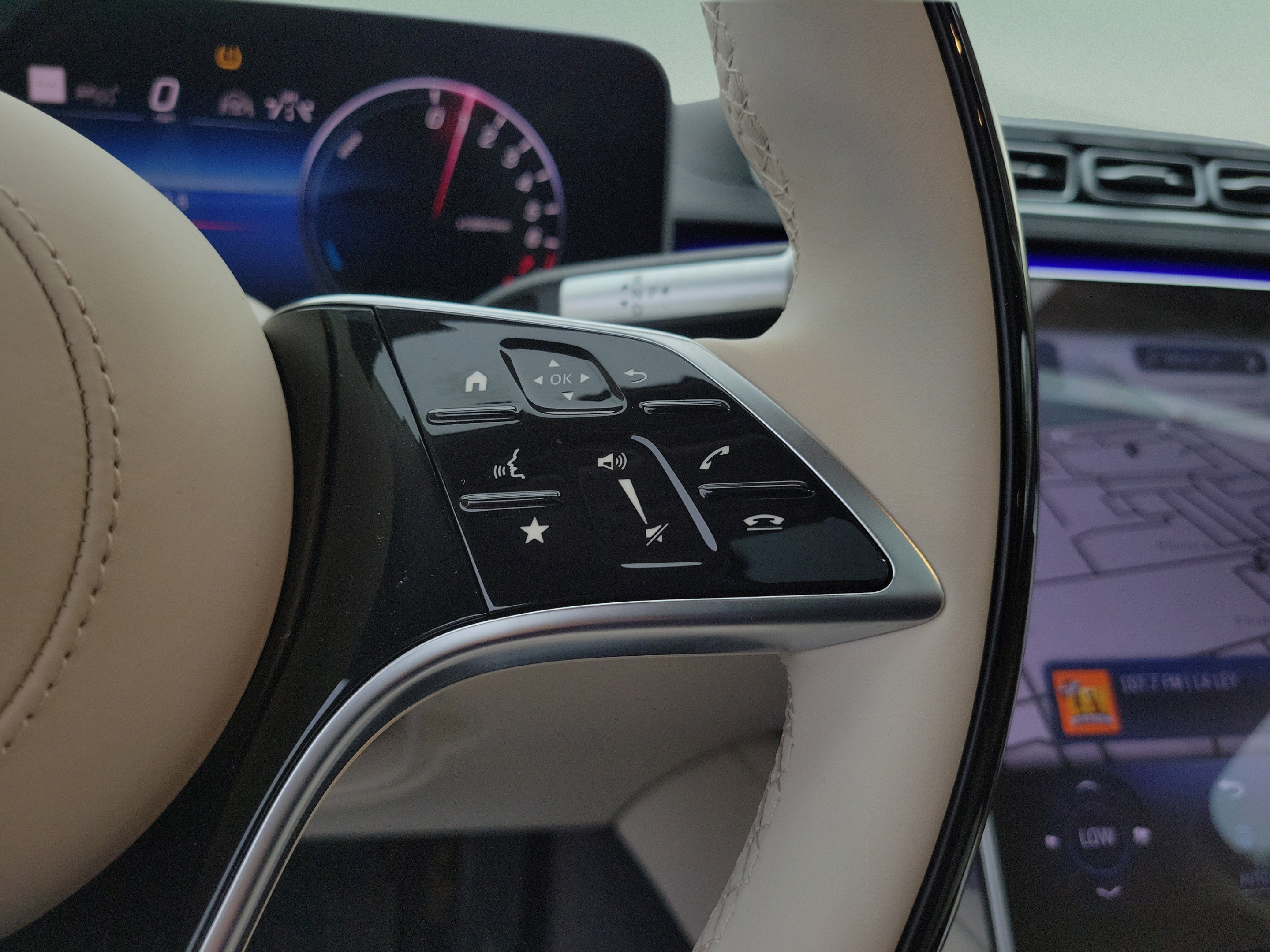 New 2026 Mercedes-Benz S 580e 4MATIC Sedan image 23
