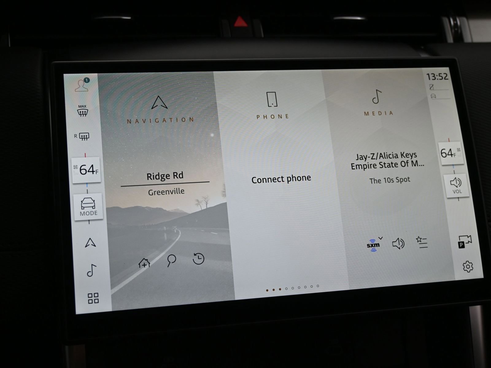 New 2025 Land Rover Discovery Sport Dynamic SE image 13