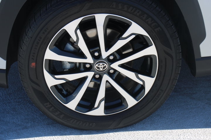 Certified 2024 Toyota Corolla Cross XLE w/ Convenience Package AWD/4WD image 9