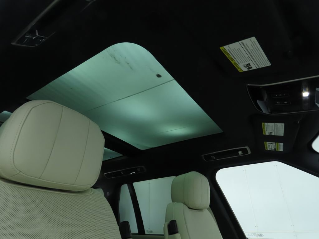 New 2025 Land Rover Range Rover SE image 19