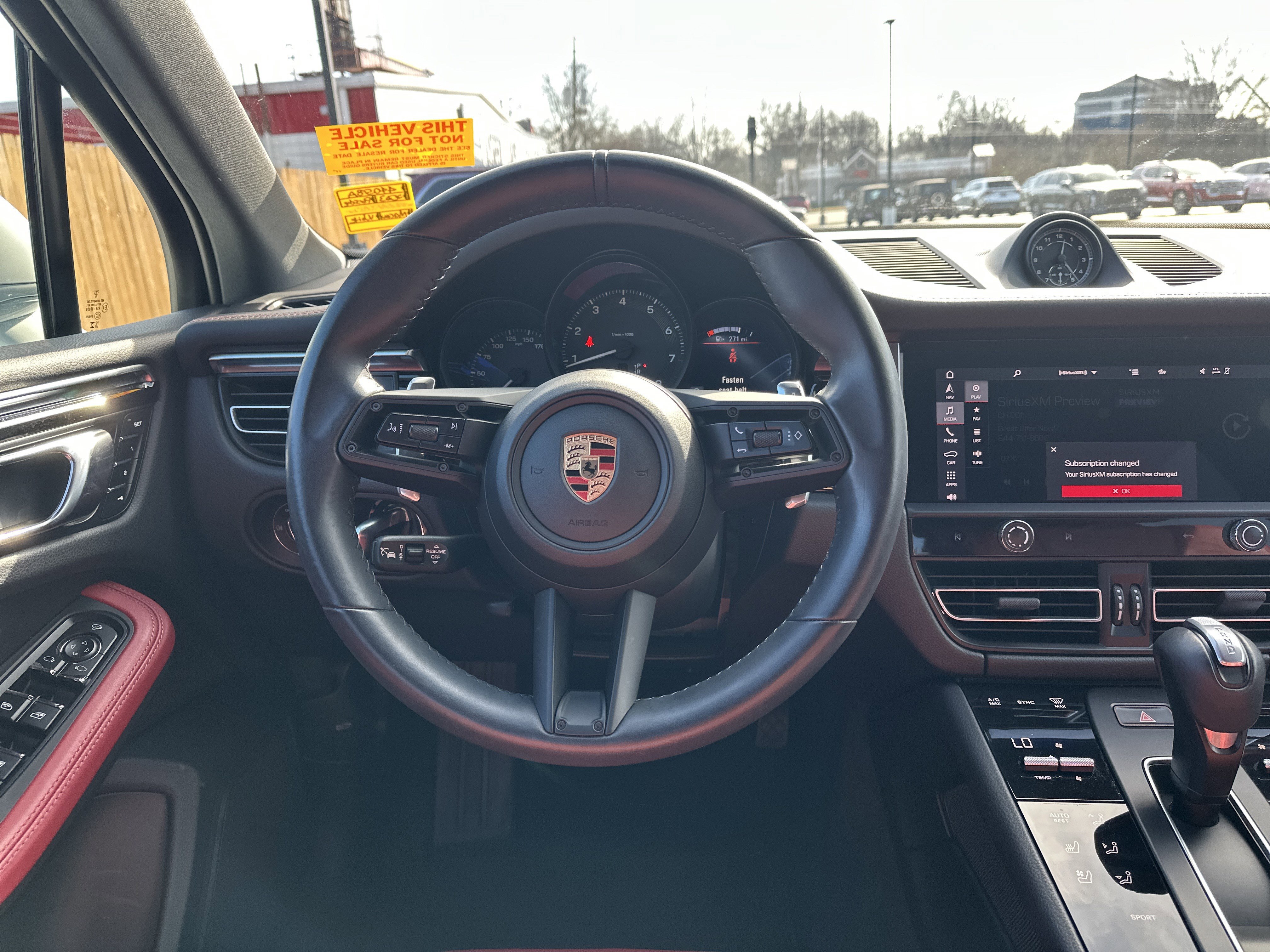 Used 2023 Porsche Macan image 16