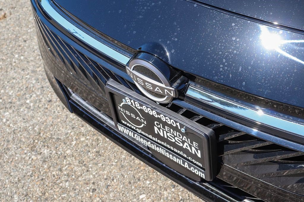 New 2027 Nissan Sentra SR w/ Floor Mat Package FWD image 5