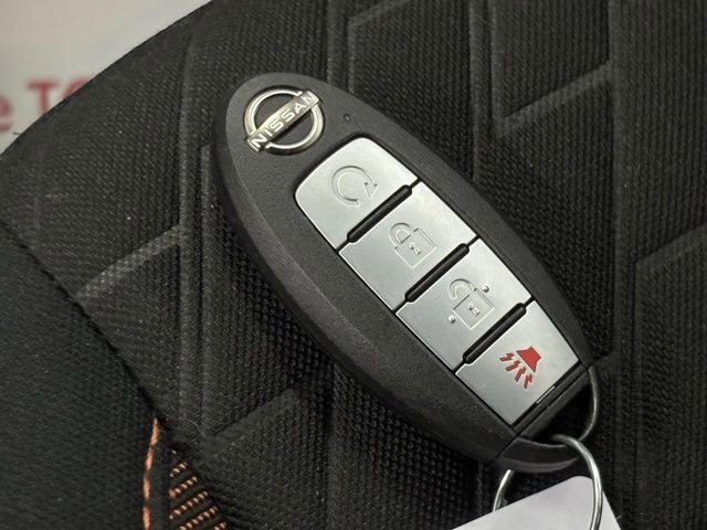 Used 2022 Nissan Kicks SR image 28