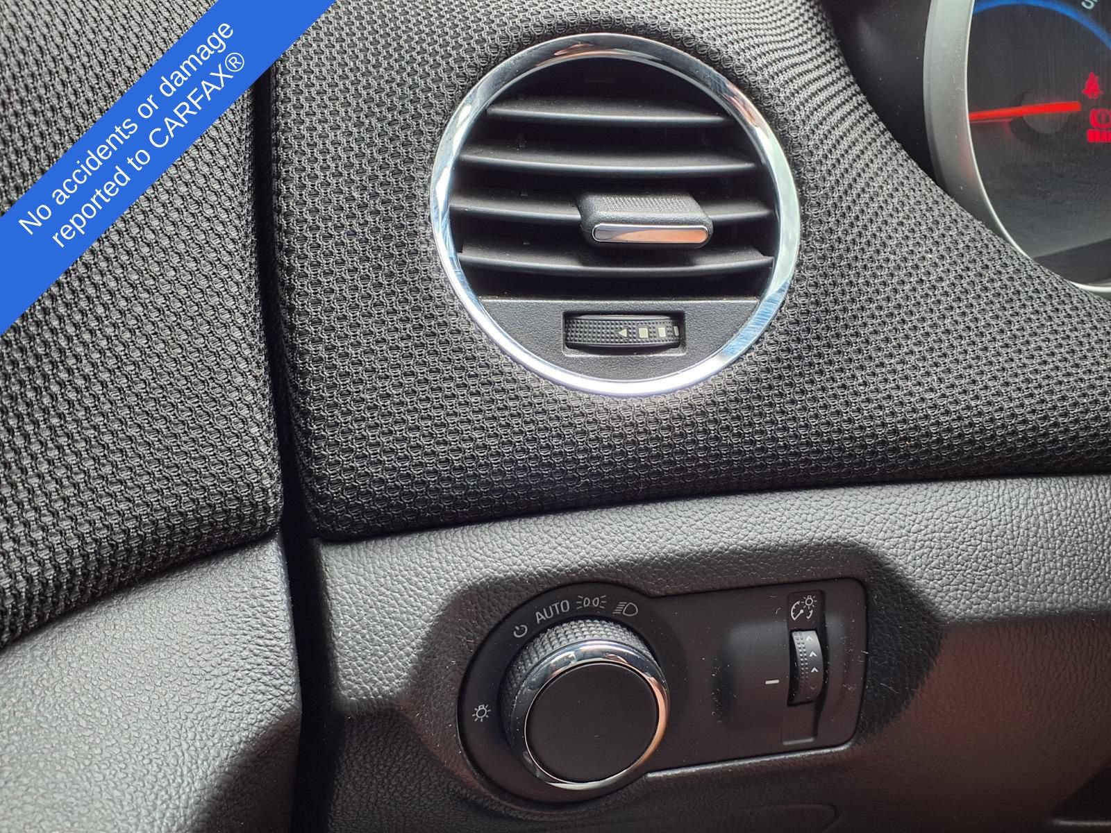 Used 2015 Chevrolet Cruze LT w/ Technology Package FWD image 29