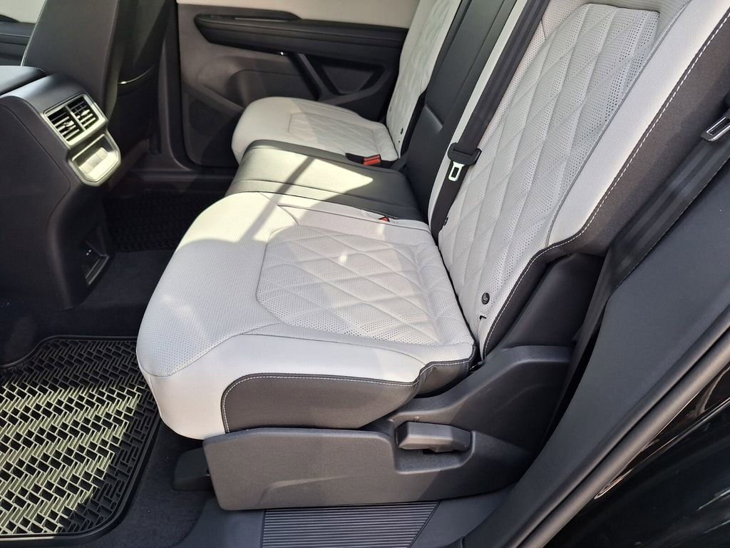 New 2026 Volkswagen Atlas Cross Sport SEL Premium R-Line image 22