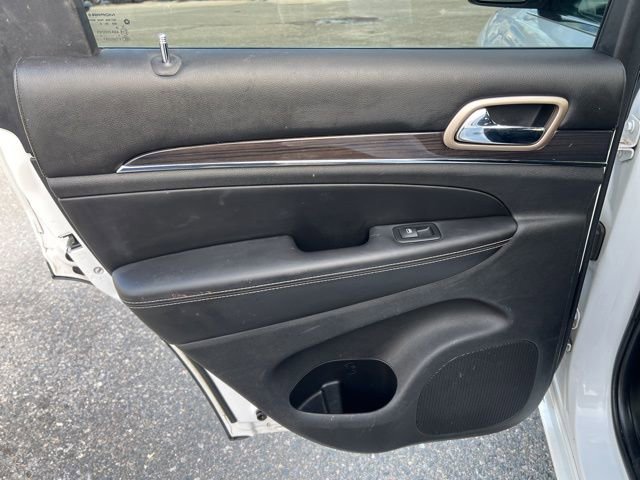 Used 2017 Jeep Grand Cherokee Overland image 17