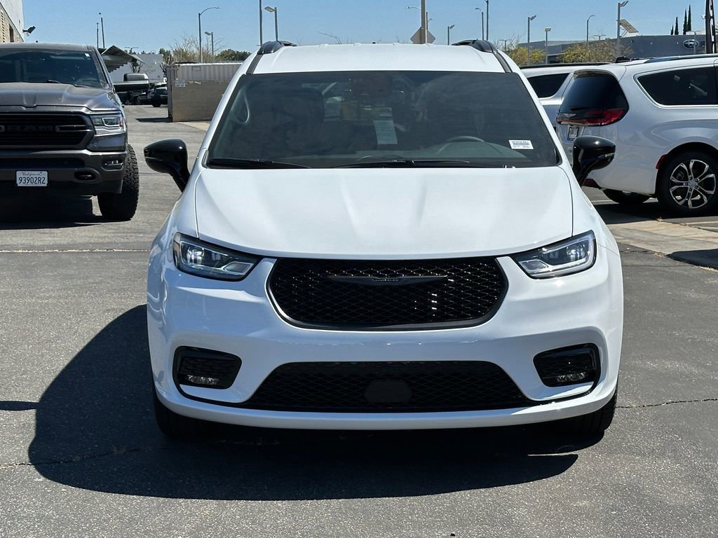 New 2026 Chrysler Pacifica Select FWD image 12