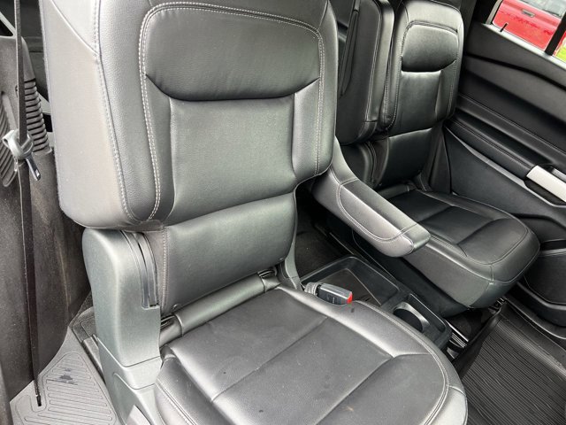Used 2020 Ford Explorer XLT w/ Equipment Group 202A AWD/4WD image 27