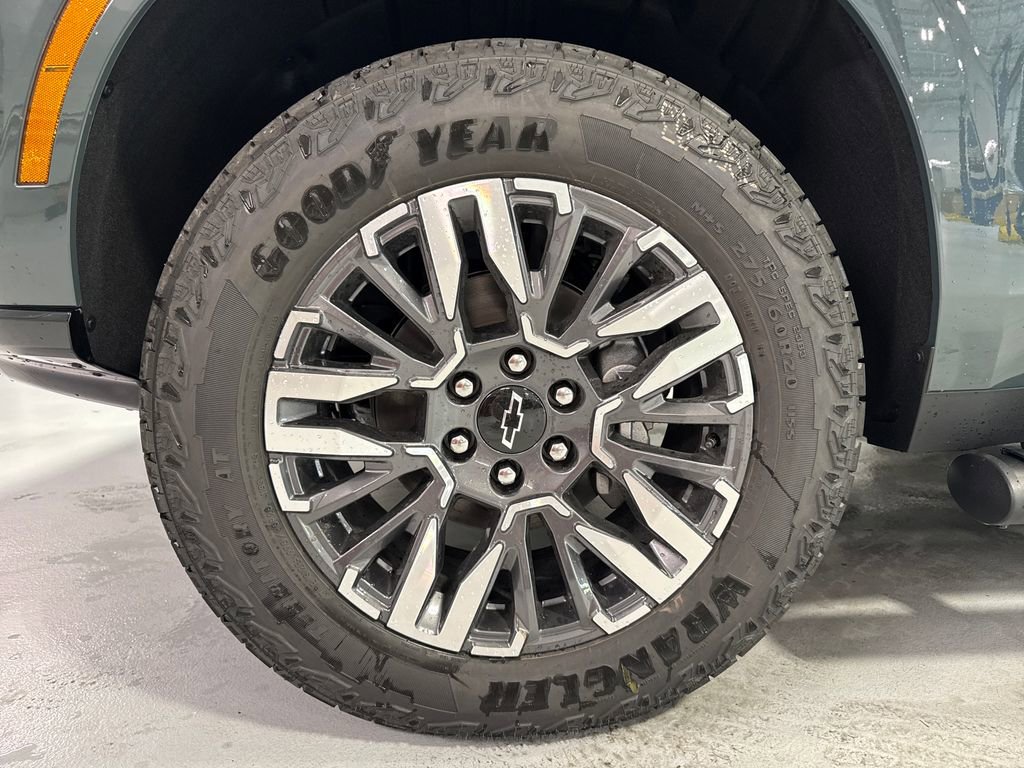 New 2026 Chevrolet Suburban Z71 w/ Z71 Off-Road Package AWD/4WD image 50