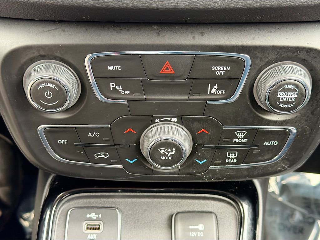 Used 2021 Jeep Compass Latitude image 32