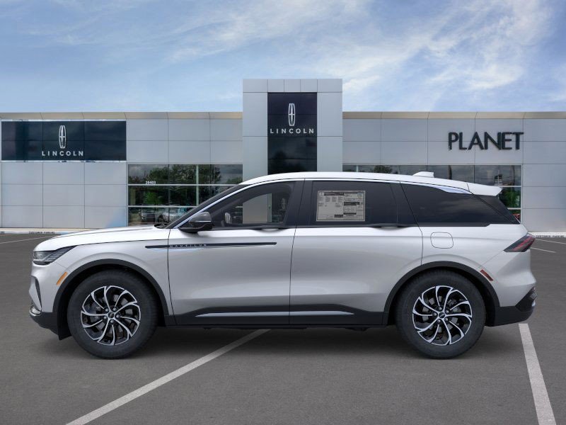 New 2026 Lincoln Nautilus Premier image 3