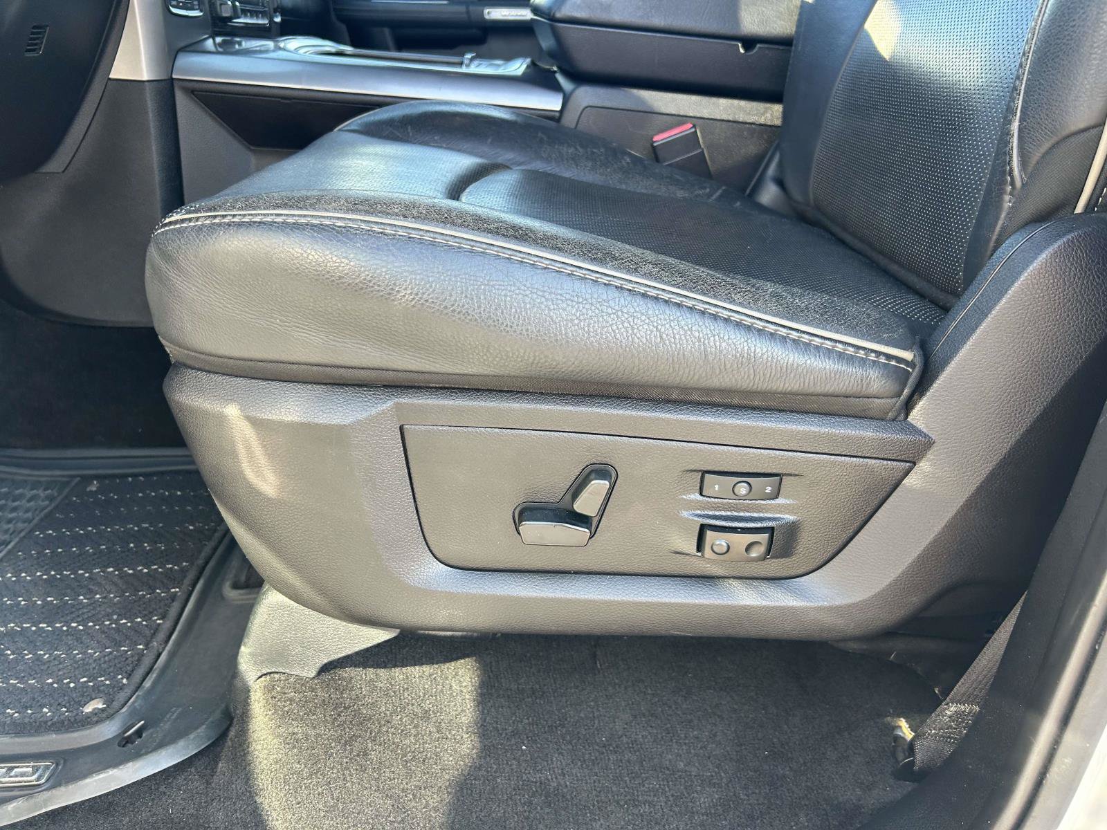 Used 2015 RAM 1500 Limited AWD/4WD image 21