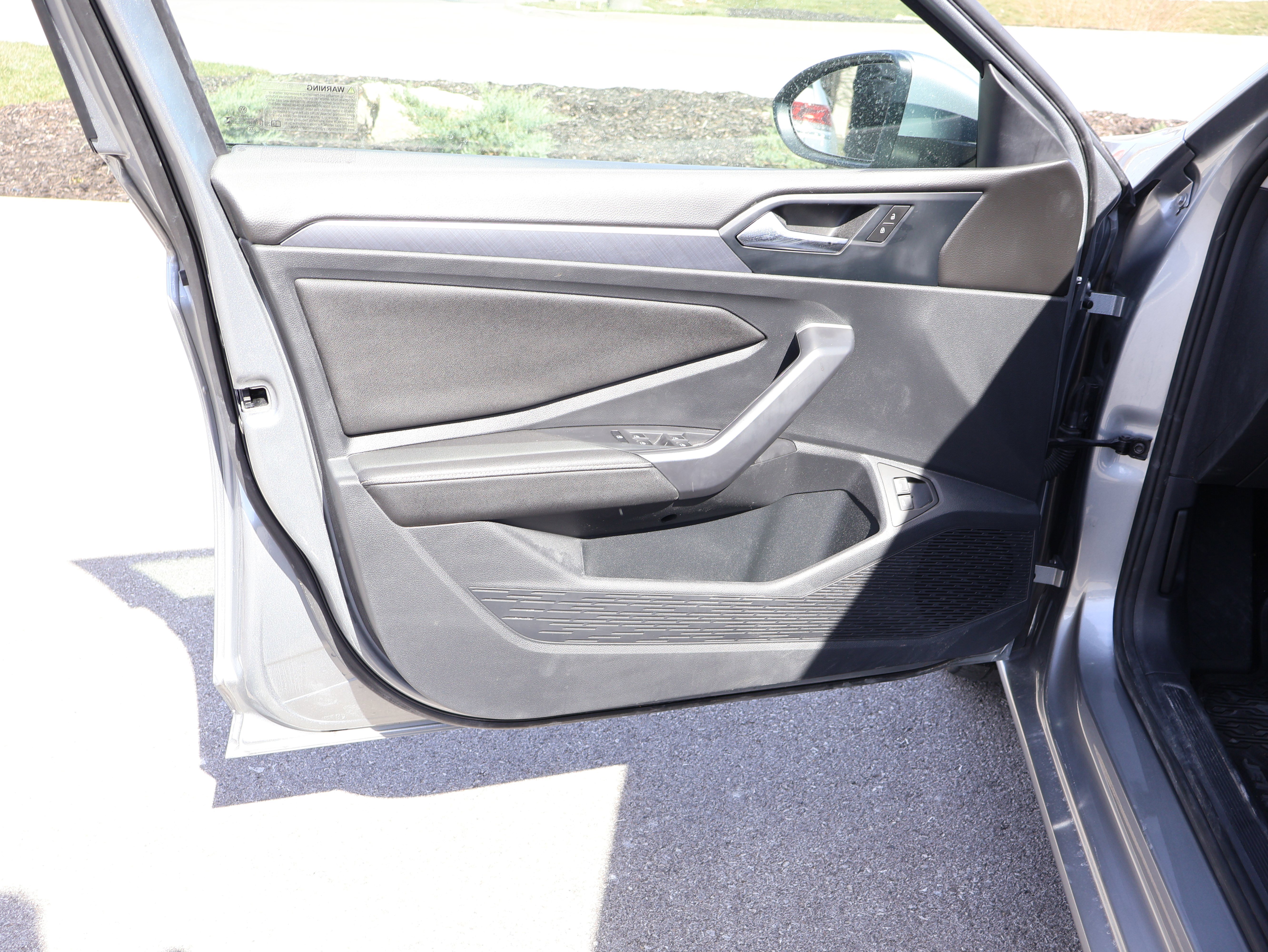 Used 2024 Volkswagen Jetta SE w/ Panoramic Sunroof Package image 20