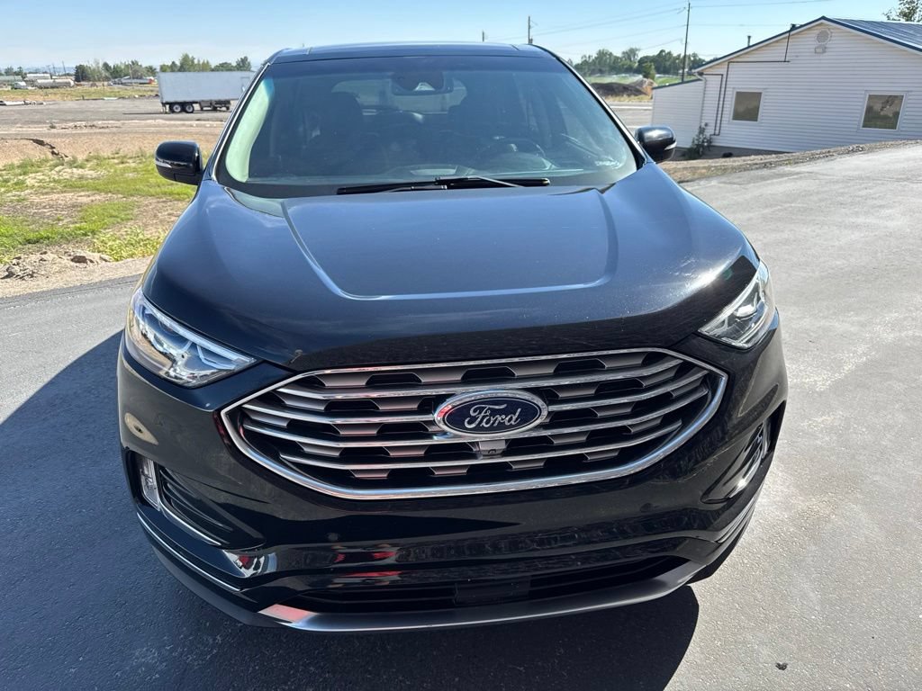 Used 2019 Ford Edge Titanium w/ Equipment Group 301A FWD image 2